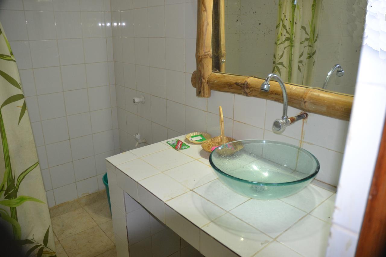 Bamboo Beach Resort ปูแอร์โตกาเลรา ภายนอก รูปภาพ